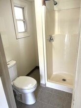 1712 Walnut St, Unit 3 in Erie, PA - Foto de edificio - Building Photo