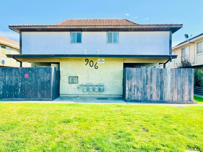906 S Garfield St in Lodi, CA - Building Photo - Building Photo