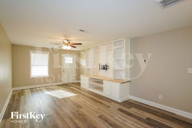 1086 Whitney Dr in Clarksville, TN - Building Photo - Building Photo