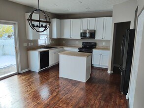 3595 Empire Dr in Beavercreek, OH - Building Photo - Building Photo