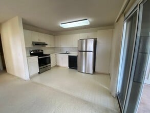 91-1077-1077 Oaniani St in Kapolei, HI - Building Photo - Building Photo