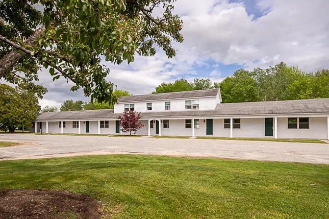 The Fairway in New London, NH - Foto de edificio