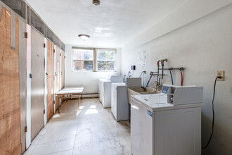 George & Stevens Apartments in St. Paul, MN - Foto de edificio - Interior Photo