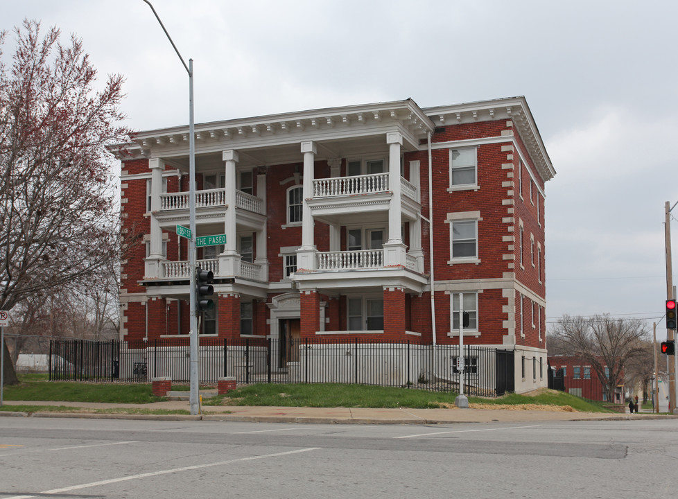 3443 Paseo Blvd in Kansas City, MO - Foto de edificio