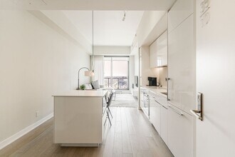 3406-1288 Av. des Canadiens-de-Montréal in Montréal, QC - Building Photo - Building Photo