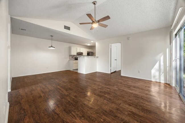 8204 West Gate Blvd in Austin, TX - Building Photo - Building Photo