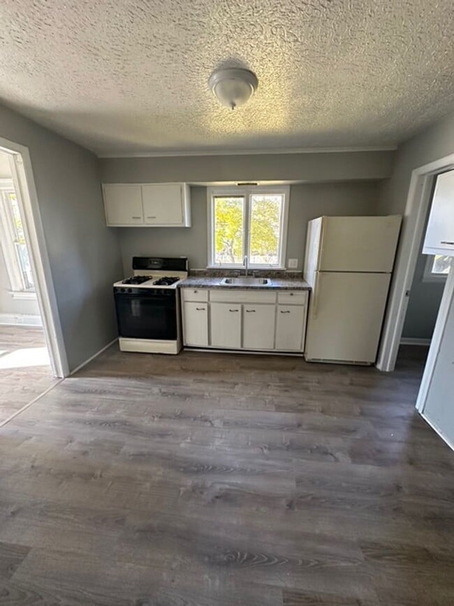 104-104.5-1045 Bernard St in Rochester, NY - Building Photo - Building Photo