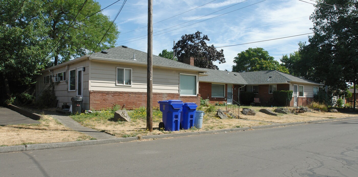 1103-1107 NE 58th Ave in Portland, OR - Building Photo