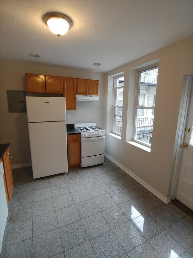 300 Hanover St, Unit Hanover St North End in Boston, MA - Foto de edificio - Building Photo
