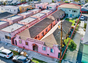 1119 Gardenia Ave in Long Beach, CA - Building Photo - Building Photo