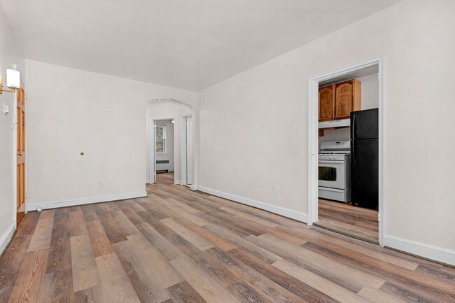 3706 W Franklin St in Baltimore, MD - Building Photo - Building Photo