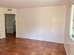 5133 SW 43rd Terrace in Fort Lauderdale, FL - Building Photo - Building Photo
