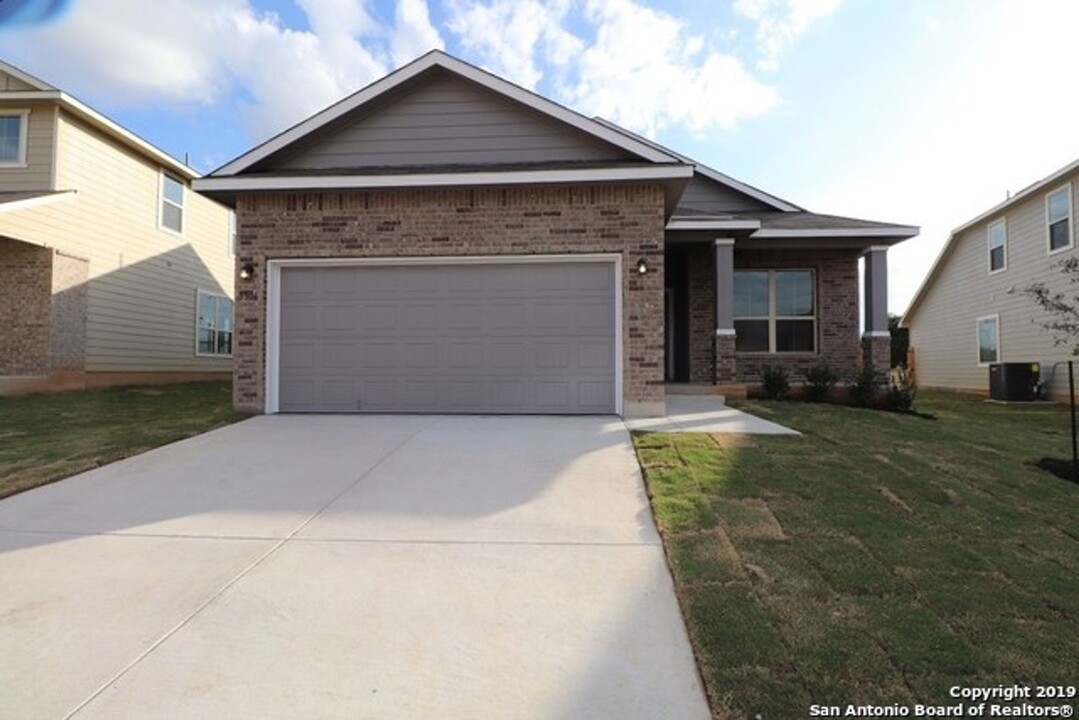 5906 Ivans Farm in San Antonio, TX - Building Photo