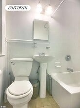 522 W 50th St in New York, NY - Building Photo - Building Photo
