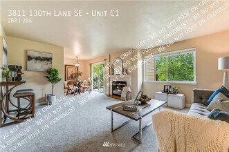 3811 130th Ln SE, Unit Unit C1 in Bellevue, WA - Building Photo - Building Photo