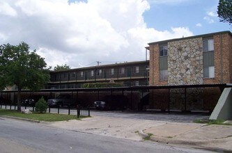 West Apartments in Fort Worth, TX - Building Photo - Building Photo