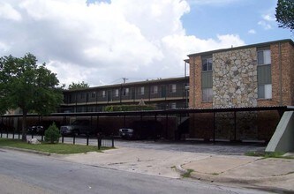 West Apartments in Fort Worth, TX - Foto de edificio - Building Photo