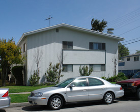 8675 Chalmers Dr in Los Angeles, CA - Building Photo - Building Photo