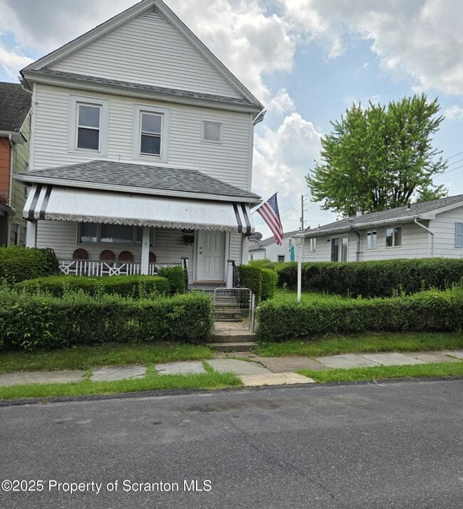 property at 1445 Hawthorne St
