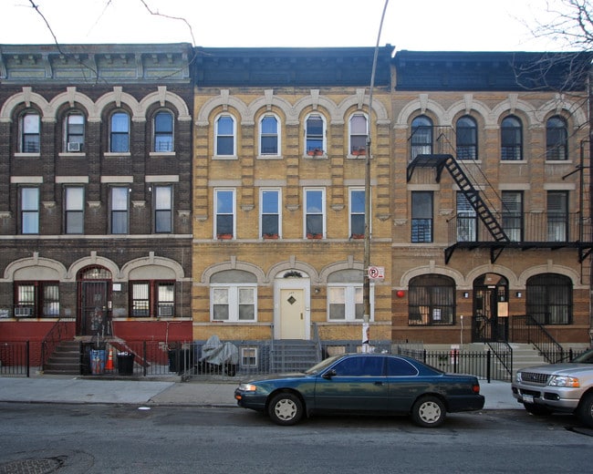 260 Cornelia Street in Brooklyn, NY - Building Photo - Building Photo