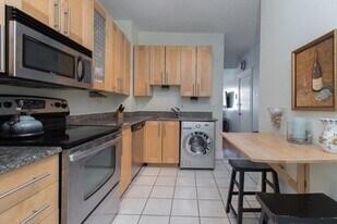 24 Montgomery St, Unit 3 in Boston, MA - Building Photo