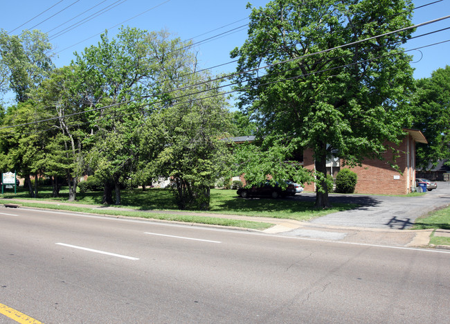 Summer Oaks Apartments in Memphis, TN - Building Photo - Building Photo