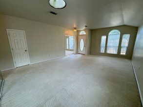 4500 Twin Oaks Cir in Killeen, TX - Building Photo - Building Photo