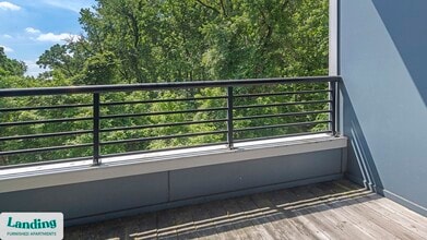 3300 East-West Hwy, Unit 339 in Hyattsville, MD - Foto de edificio - Building Photo