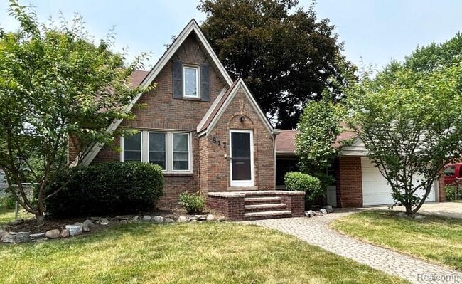 property at 817 N Dorchester Ave