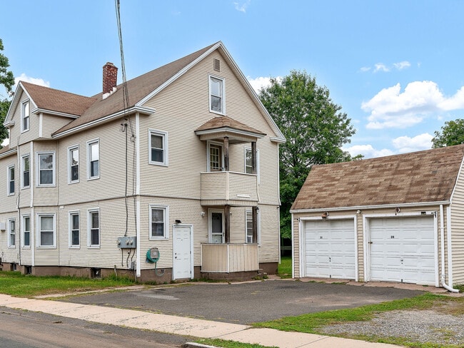 28 Hollister St in Manchester, CT - Building Photo - Building Photo
