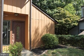 11922 Escalante Ct in Reston, VA - Building Photo - Building Photo