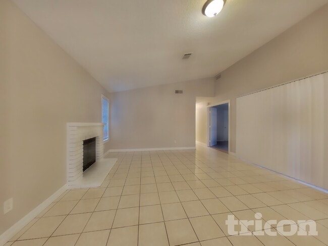 4401 Montara Dr in Antioch, CA - Foto de edificio - Building Photo