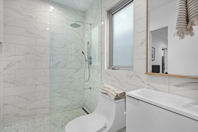 541 Rose Ave in Los Angeles, CA - Building Photo - Building Photo