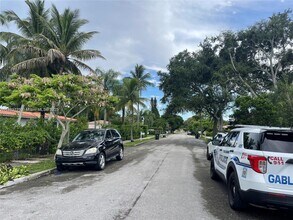 6321 SW 43rd St in Miami, FL - Building Photo - Building Photo