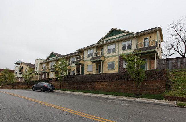 601-613 E 29th St in Kansas City, MO - Foto de edificio - Building Photo