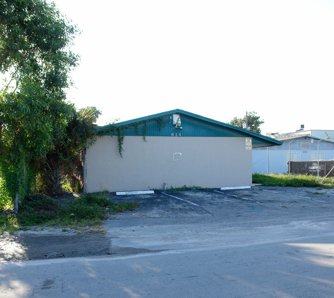 816-824 NW 1st Ave in Fort Lauderdale, FL - Building Photo - Building Photo