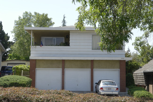 3908 35th Ave in Oakland, CA - Foto de edificio - Building Photo