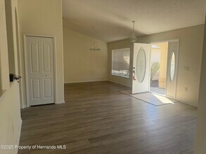 15096 Mt Ivy Rd in Brooksville, FL - Building Photo - Building Photo