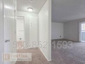 1402 NE 186th Ave in Portland, OR - Building Photo - Building Photo