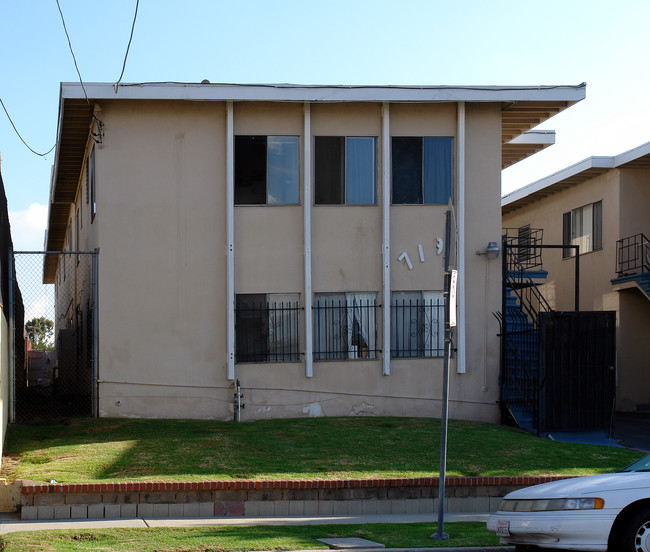 719 W Beach Ave in Inglewood, CA - Building Photo - Building Photo