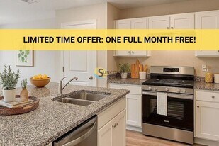 9556 Hood Rd, Unit 101 in Jacksonville, FL - Building Photo