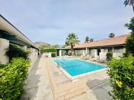 73415 Shadow Mountain Dr in Palm Desert, CA - Building Photo
