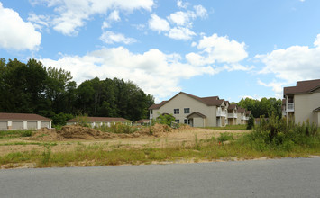 Split Rail in Gansevoort, NY - Foto de edificio - Building Photo