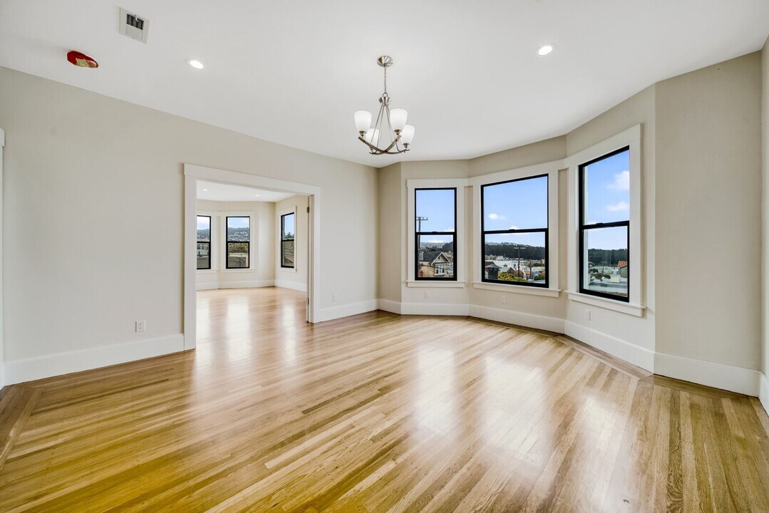 2407 25th Ave in San Francisco, CA - Building Photo