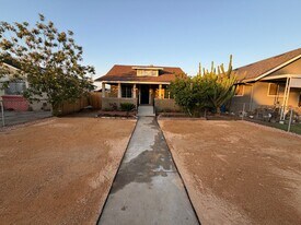 418 N Elmwood Ave in Lindsay, CA - Building Photo