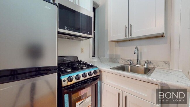 49 Clinton St in New York, NY - Building Photo - Building Photo