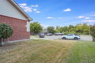 900 Penny Royal Ct in Arlington, TX - Foto de edificio - Building Photo