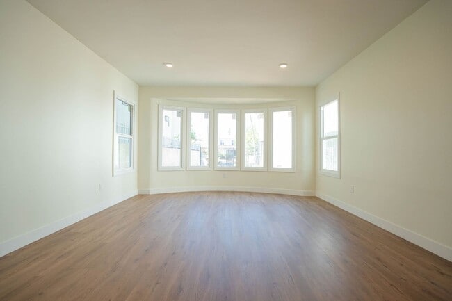 1038 Westmoreland Ave in Los Angeles, CA - Building Photo - Building Photo