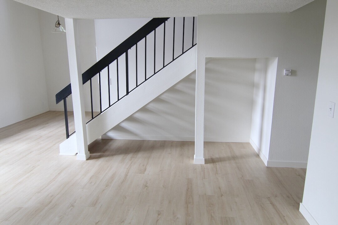 4903 Indian Wood Rd in Culver City, CA - Building Photo