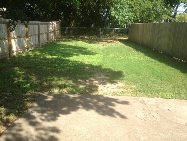 3502 Curtis St in Bryan, TX - Building Photo - Building Photo